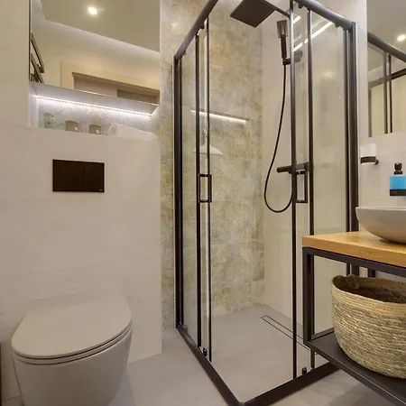 Nad Lomnica アパート